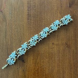 Costume bracelet - flowers